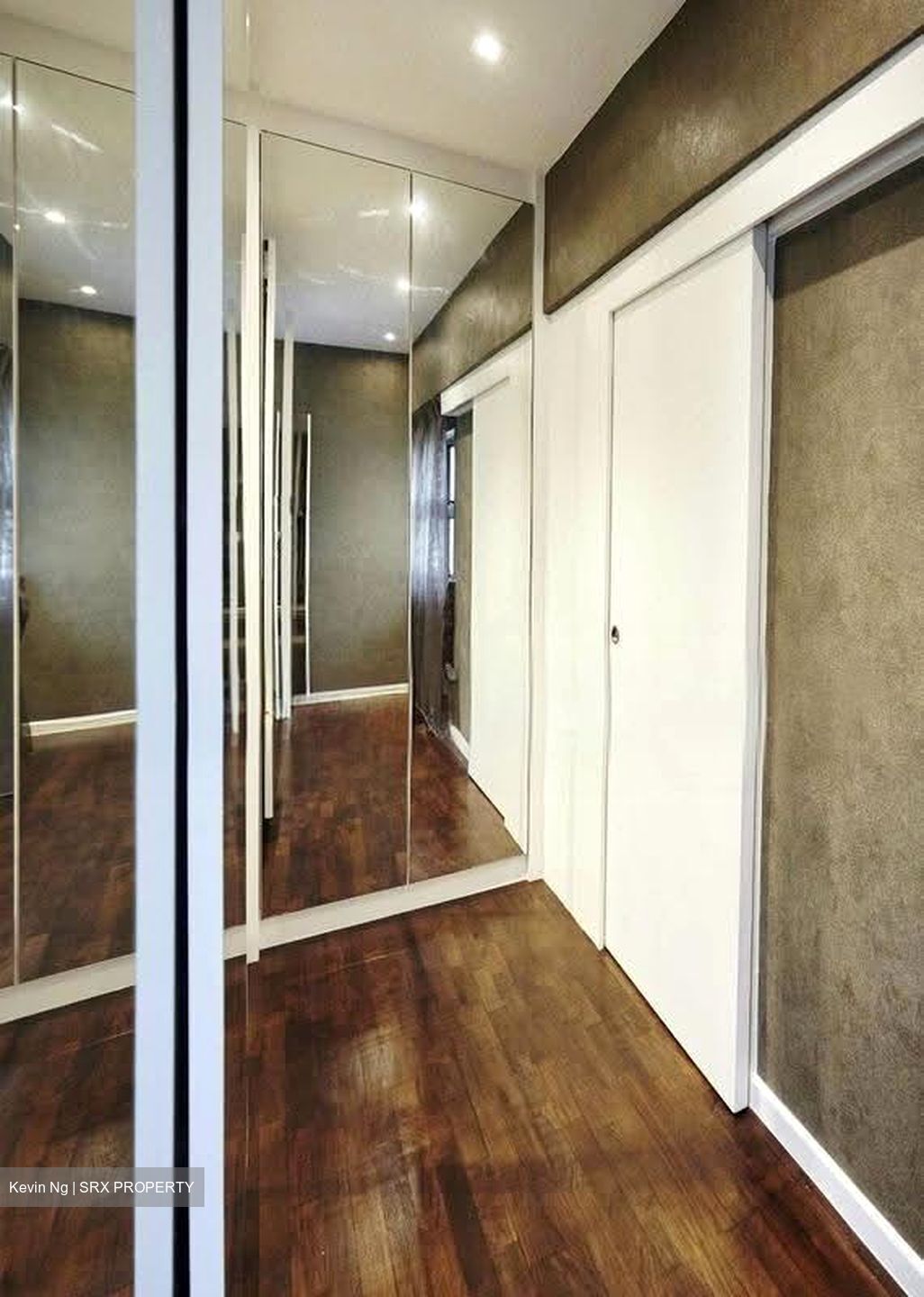 Holland Road (D10), Condominium #634103461